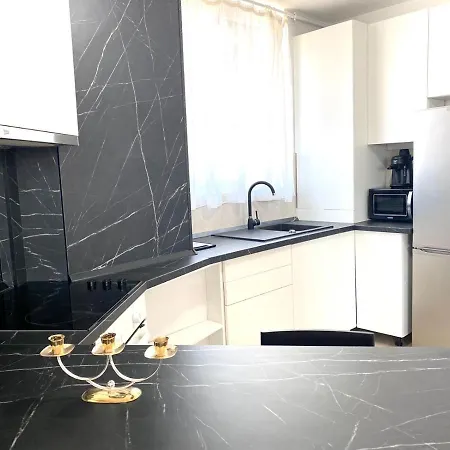 Golden Penthouse Rebreanu