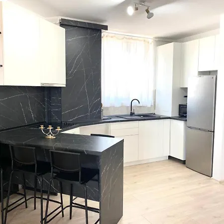 Golden Penthouse Rebreanu *