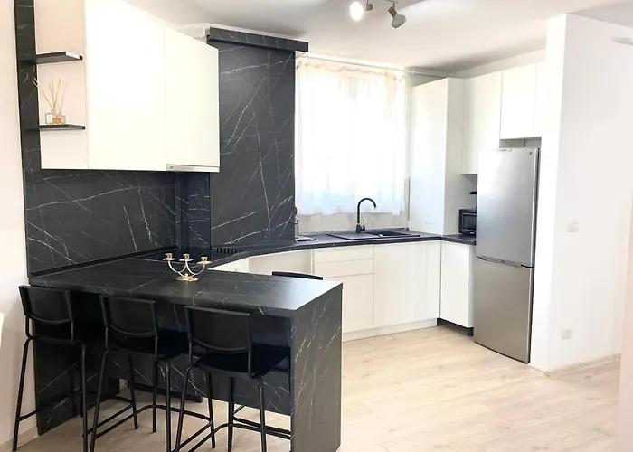 Golden Penthouse Rebreanu *